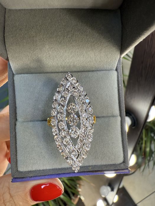 Золотое кольцо с бриллиантами