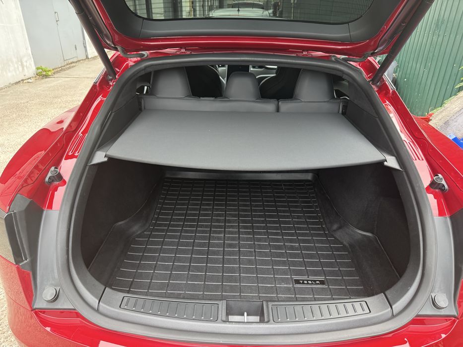 Тесла модел S 100D