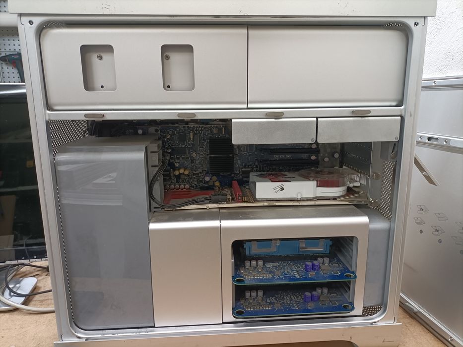 Apple Mac Pro A1186 EMC 2113,  ram 64GB