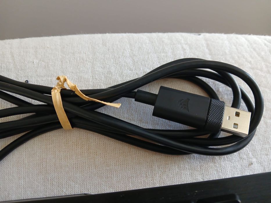 Teclado gamer mecânico CORSAIR K60 RGB Pro Low Profile (Ler Descrição)