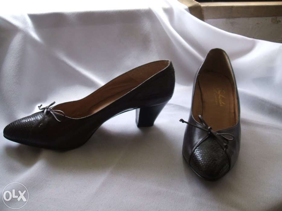 Vendo sapatos em pele - 6 pares