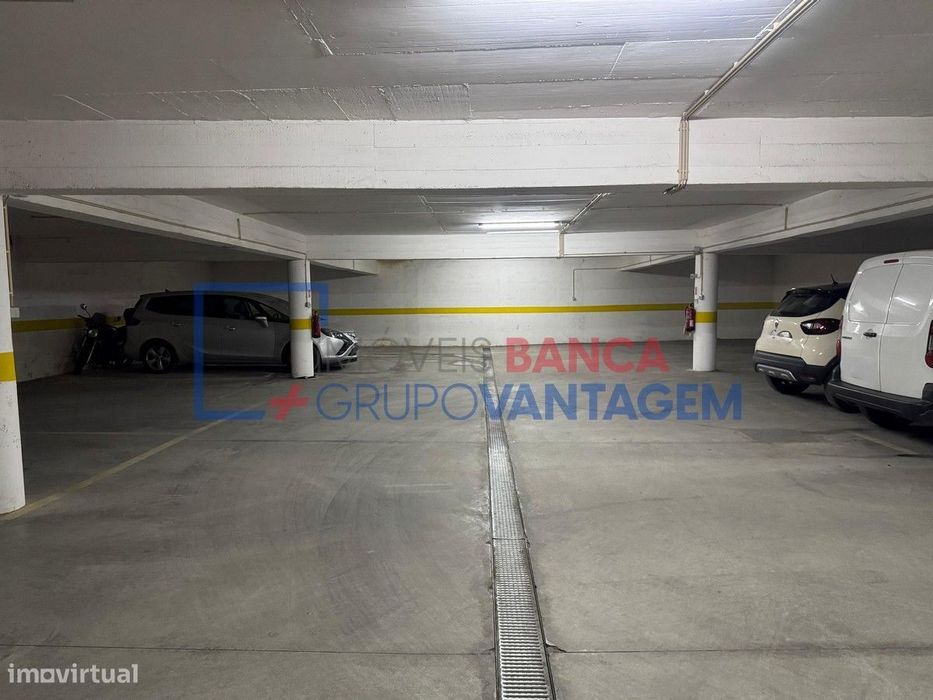Venda de 6 Parqueamentos