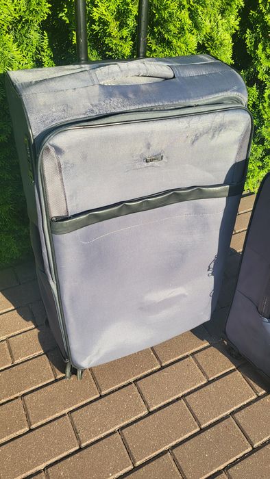 Dwie walizki podróżne duże