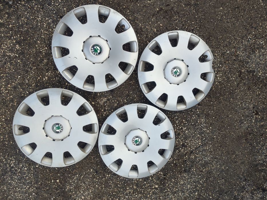 Komplet oryginalnych kołpaków 15 cali do Skody.