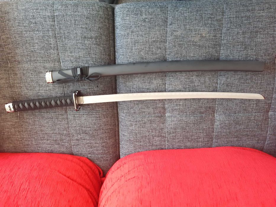 Miecz samurajski katana, metal, lekko naostrzony