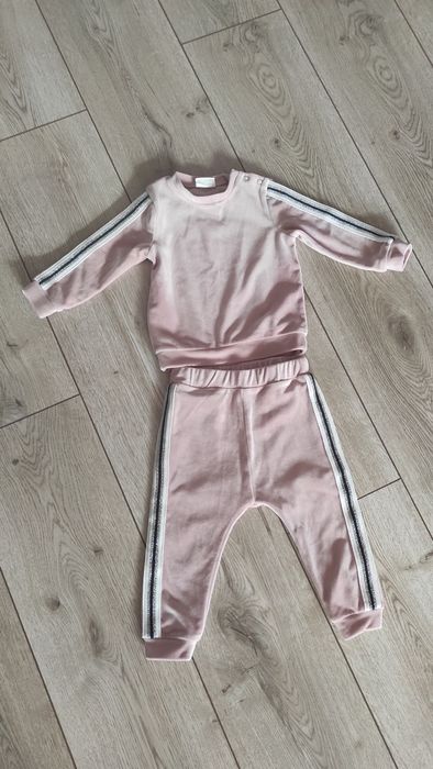 Продам детский костюм велюровый розрвый