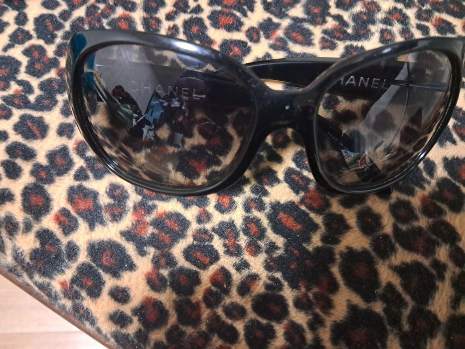 Сонцезахисні оригінальні окуляри CHANEL