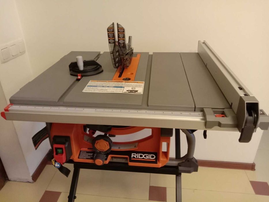 Циркулярная пила RidGid R4518 с подставкой Dewalt DW 7451