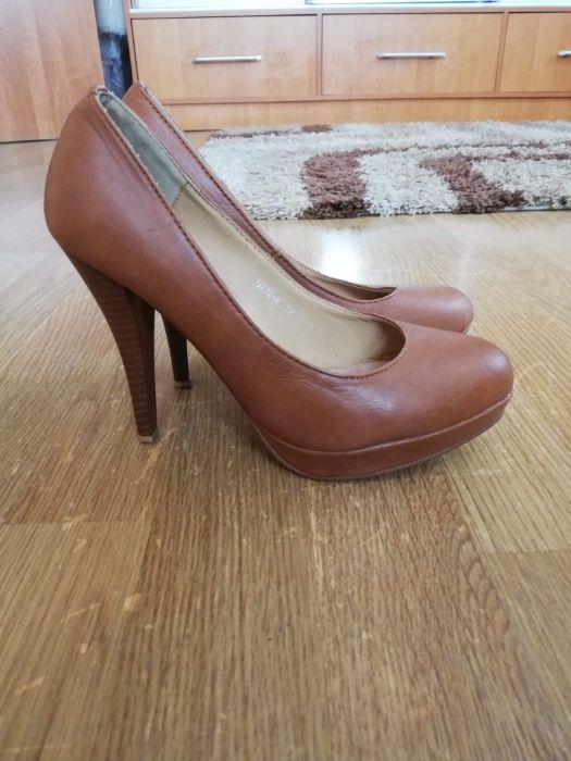 Brązowe szpilki Vices Woman