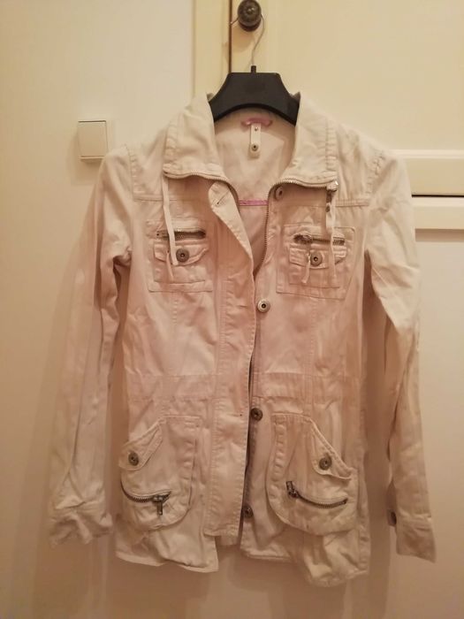 Casaco de senhora da BERSHKA tamanho M