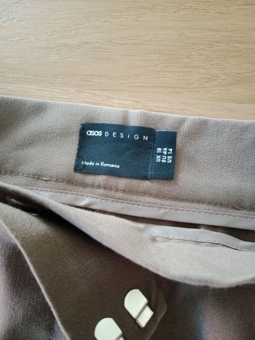 Duże spodnie ASOS DESIGN UK 18 EU 46