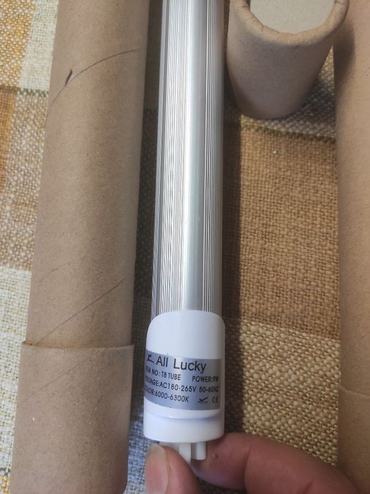 Lampada Tubular T8 em LED 9W 60cm