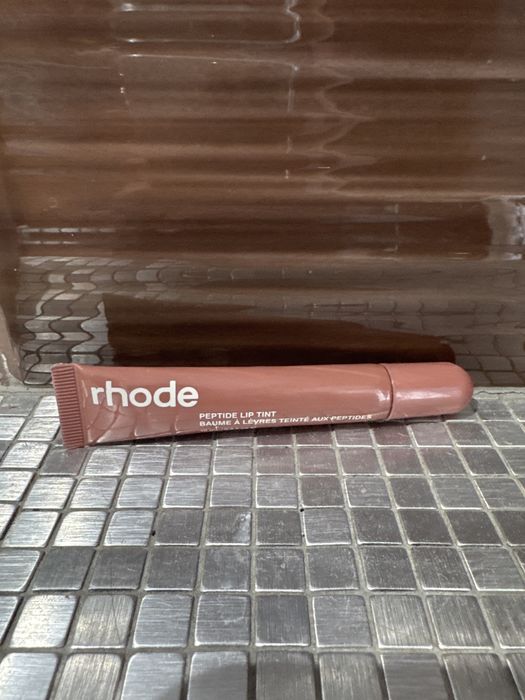 Rhode peptide lip tint