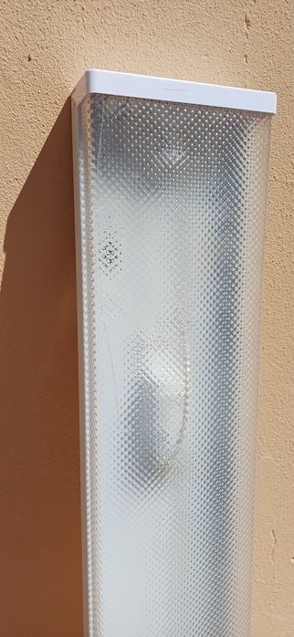 Iluminação-armadura para 2 lâmpadas