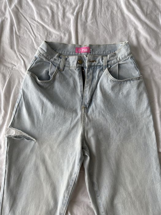 Джинси з розрізами