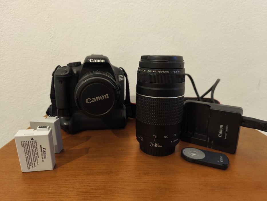 Canon EOS 550D com 2 lentes