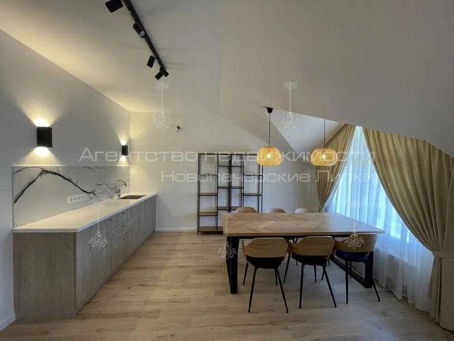 Продаж триповерхового таунхауса 290м2 в Козині КМ Montana Village