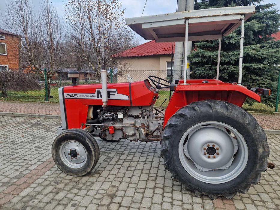 Ciągnik Massey Ferguson 245