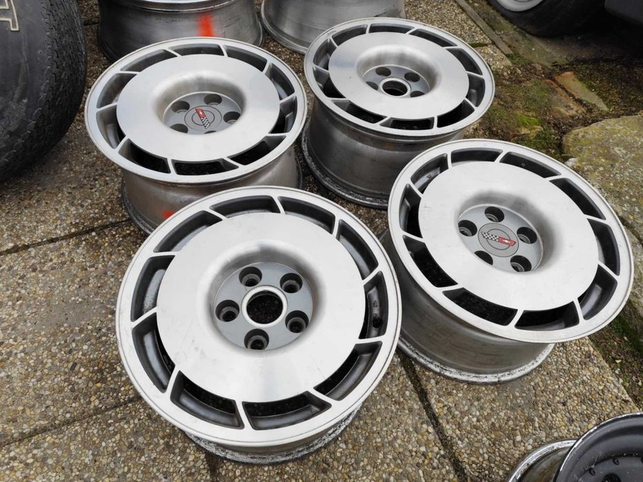 Chevrolet Corvette C4 oryginalne felgi aluminiowe