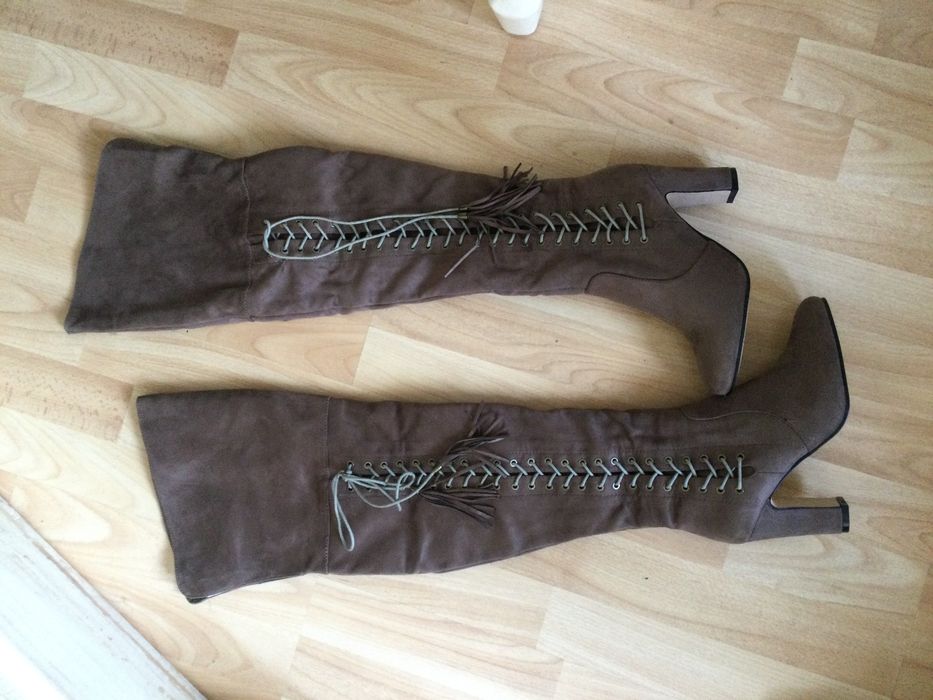 Kozaki nowe za kolano roz 38 made in UK zamszowe
