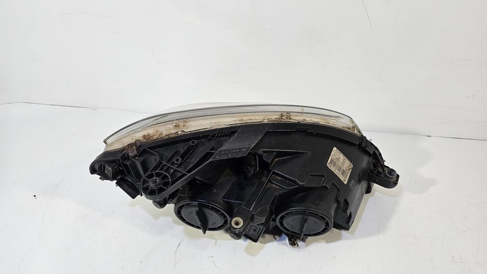 Mercedes c w204 lampa przód przednia ciemna lewa h7 eu