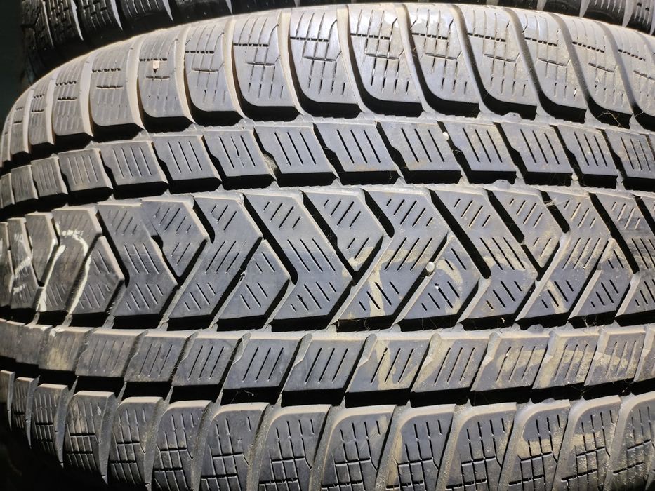 Шини 285/40 R20 Pirelli зима