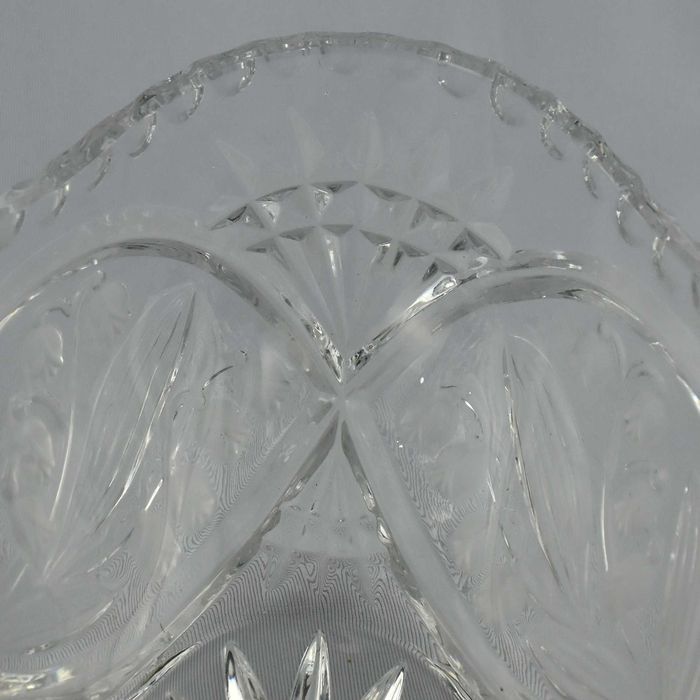 Cesta em cristal incolor, lapidado