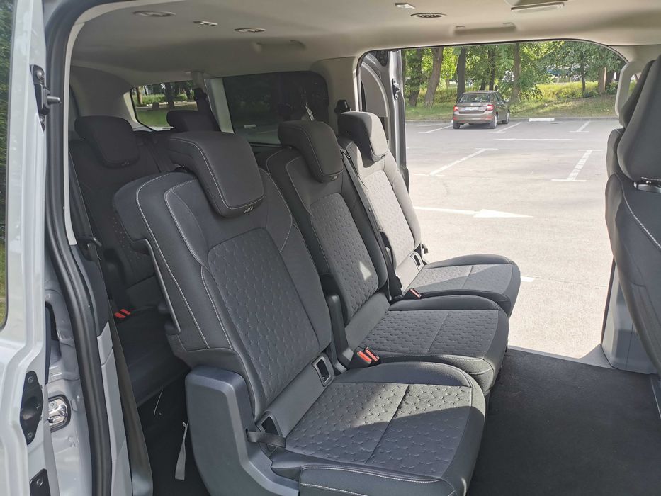 Wynajem busa 8-osobowego z kierowcą lub bez.