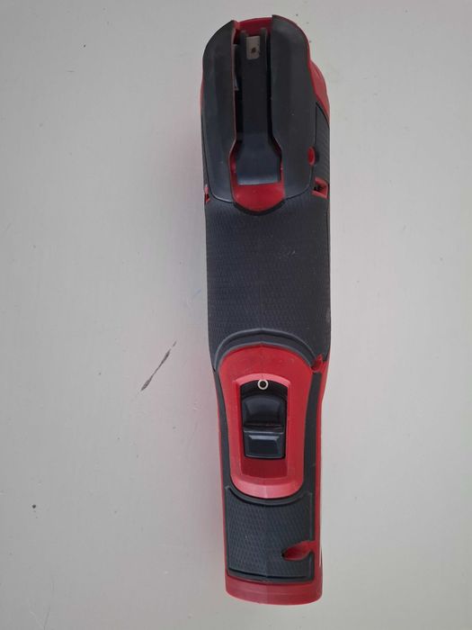Multimaster narzędzie wielofunkcyjne Milwaukee M12 FMT Fuel