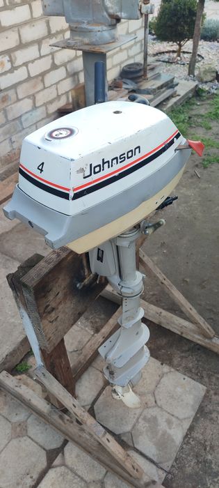 Лодочний мотор двигун Johnson Evinrude 4