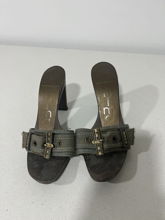 Sandalias ganga com fivela, n.37