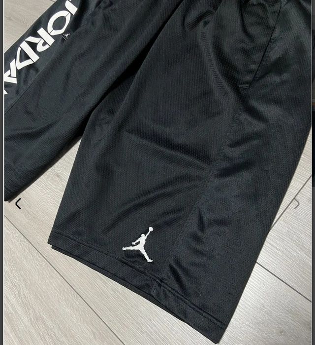 Терміново !! Шорти Air Jordan . Size L