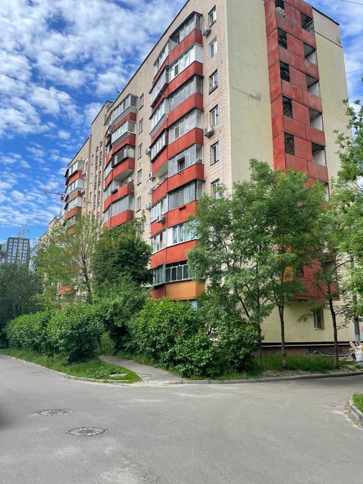 Затишна квартира в цегляному будинку біля метро, Лук'янівська вул 11