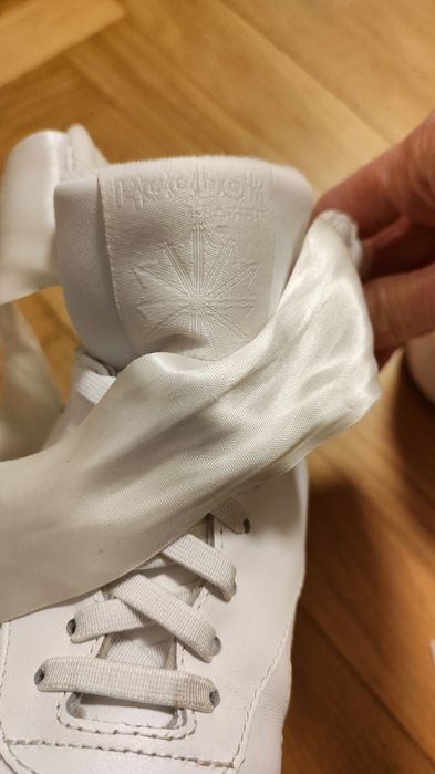Białe adidasy 38 ze wstążkami napis Reebok