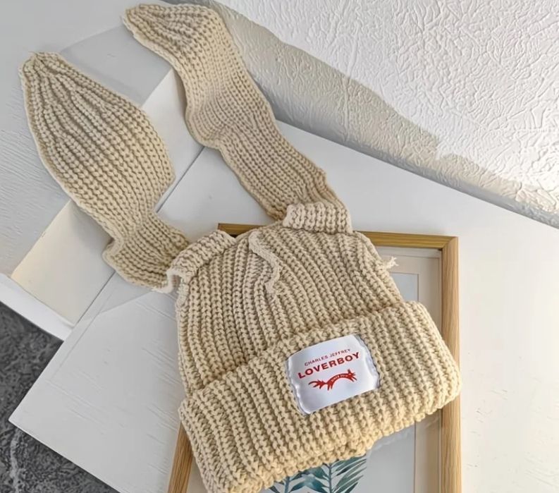 Шапка біні Bitterly Love з довгими вушками