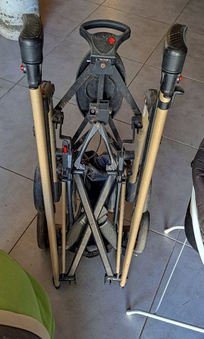 Berçário de bebé em ferro + carrinho de bebé (conjunto)