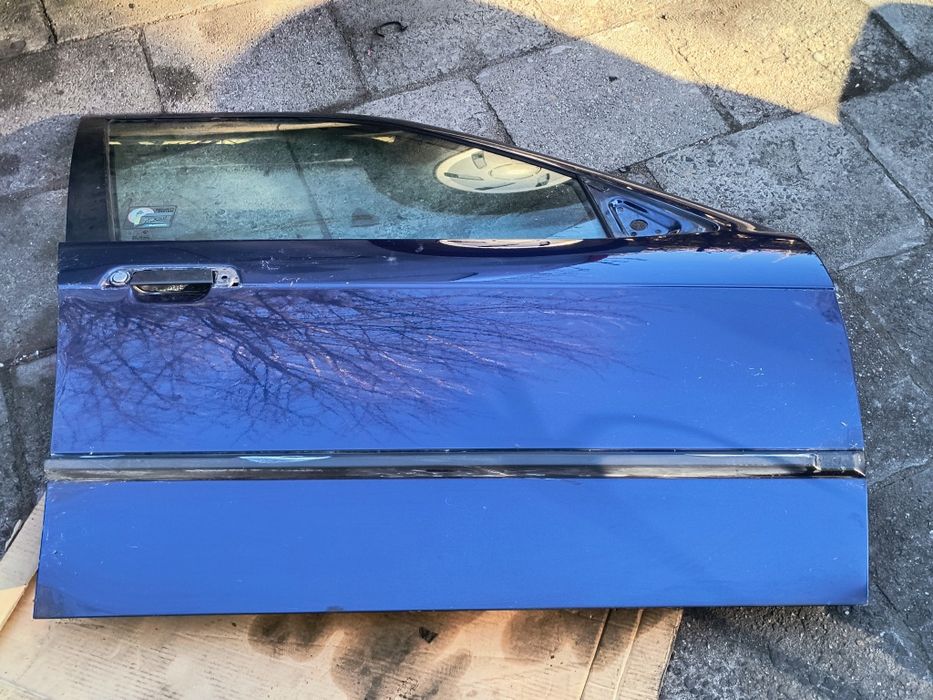 BMW E36 sedan drzwi Montrealblau Atlantisblau Cosmosschwarz