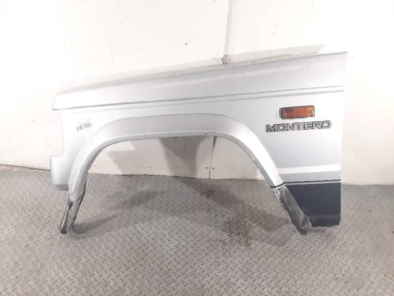 GUARDA-LAMAS FRENTE ESQUERDO MITSUBISHI MONTERO 2.5 TD 4WD (V24C, V24W) 99CV 247...