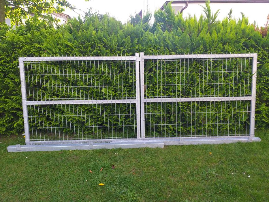 Brama wjazdowa dwuskrzydłowa ocynk z słupami