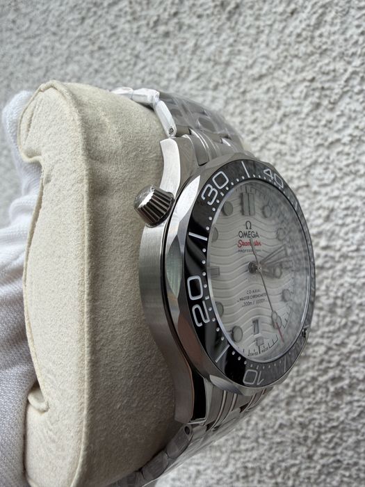 Швейцарський годинник Omega Seamaster White