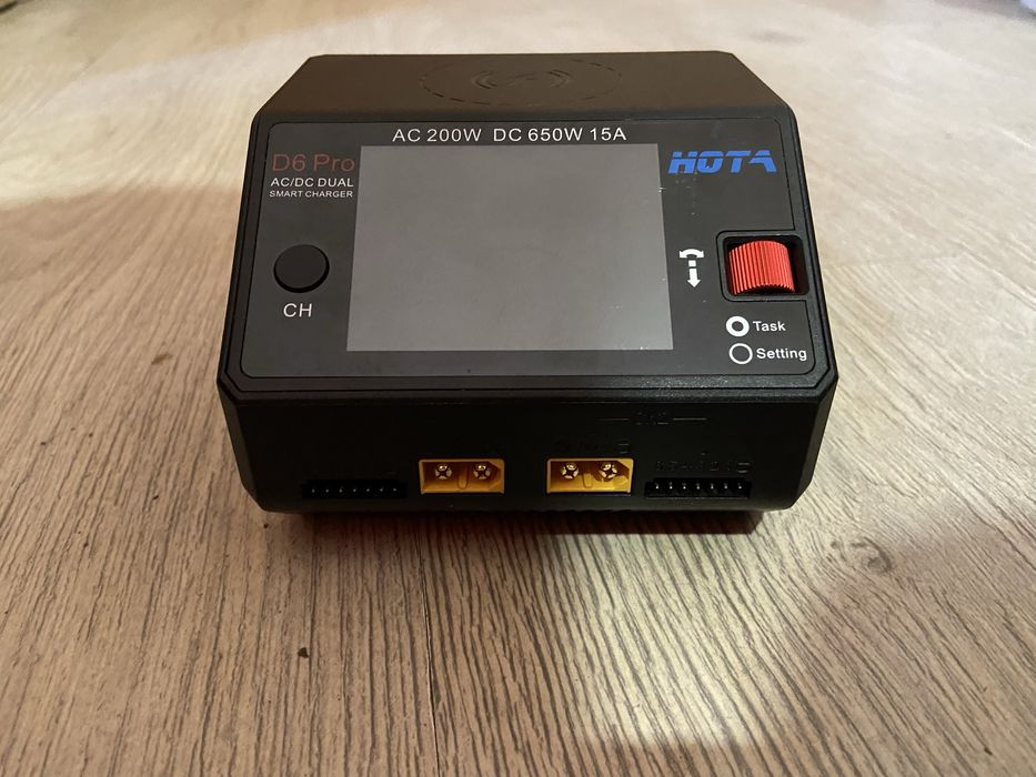 Зарядний пристрій HOTA D6 Pro AC 200W DC 650W – зарядка живлення акумуляторів від мережі