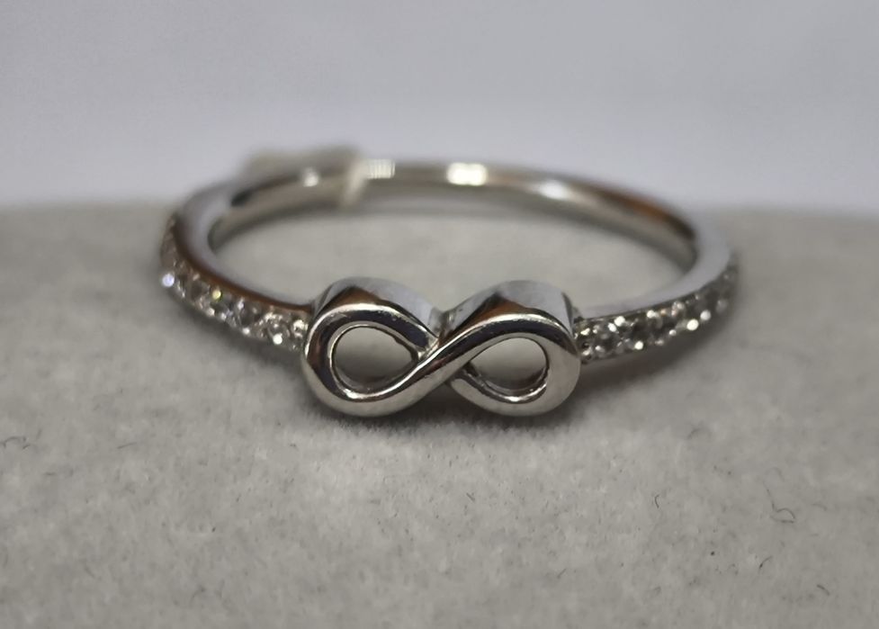 Кольцо золотое 16 Бесконечность