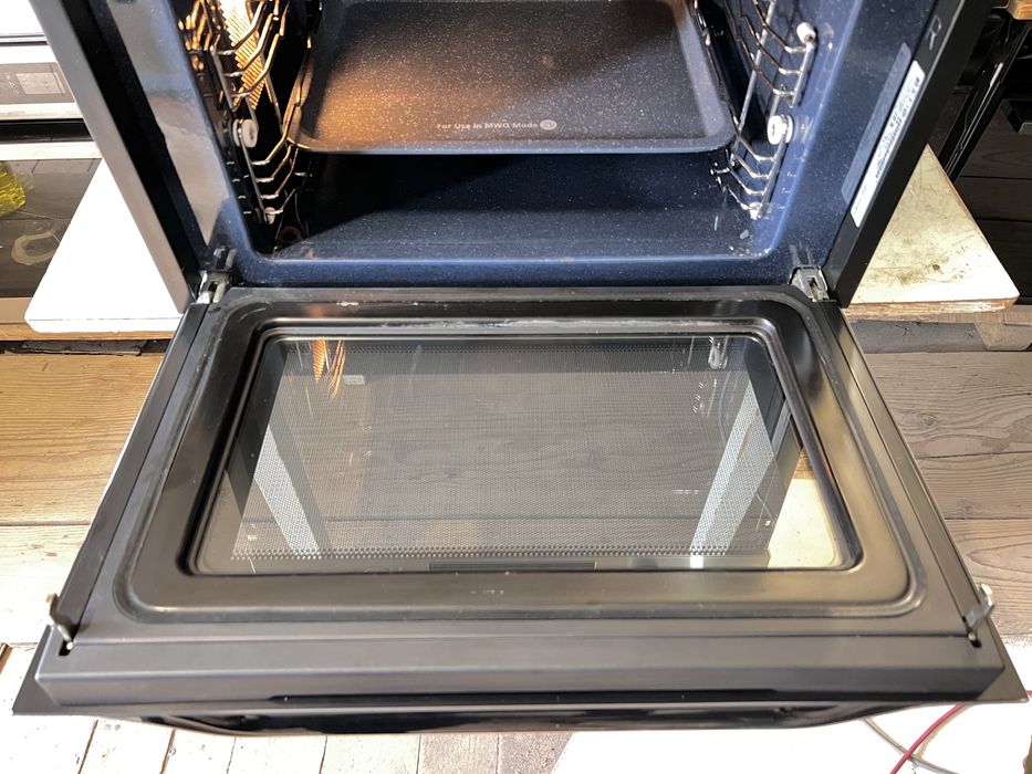 Духовка з свч Samsung ( Малайзія)