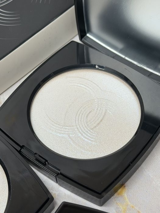 Хайлайтер для обличчя Chanel Lumier