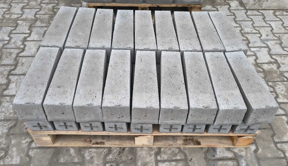 Słupki graniczne, geodezyjne, palik geodezyjny  10x10x42