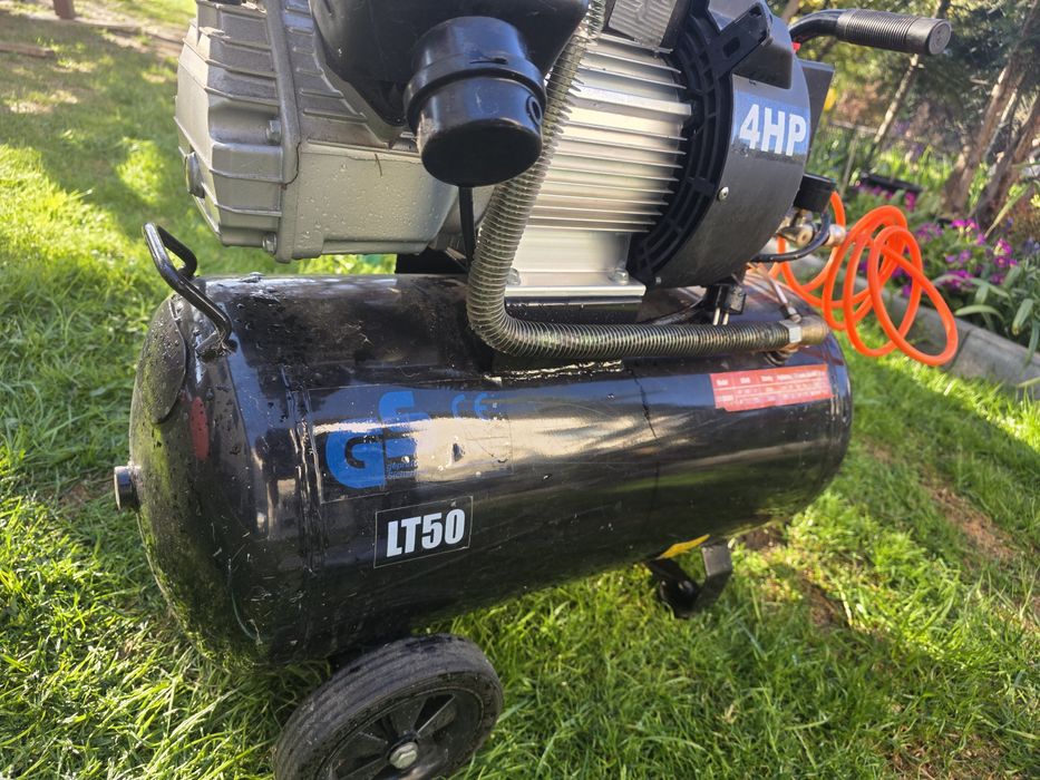 Kompresor dwutłokowy 50l