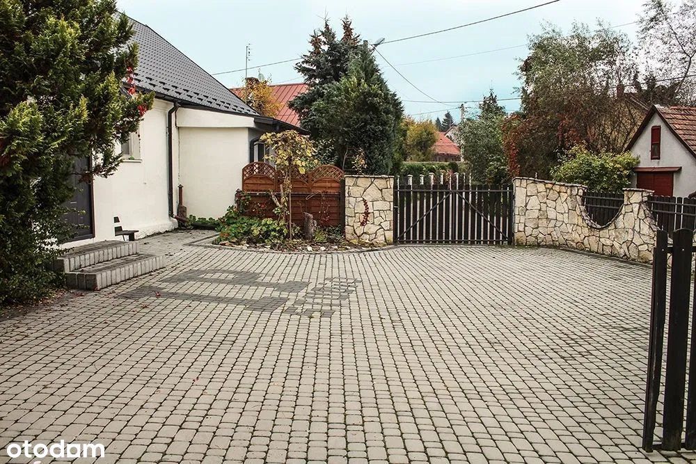 Z parkingiem parterowy 80 m2
