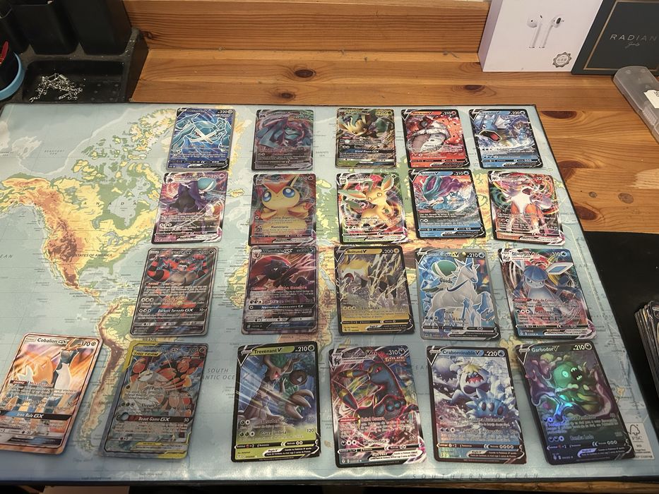 49 cartas de pokemon raras