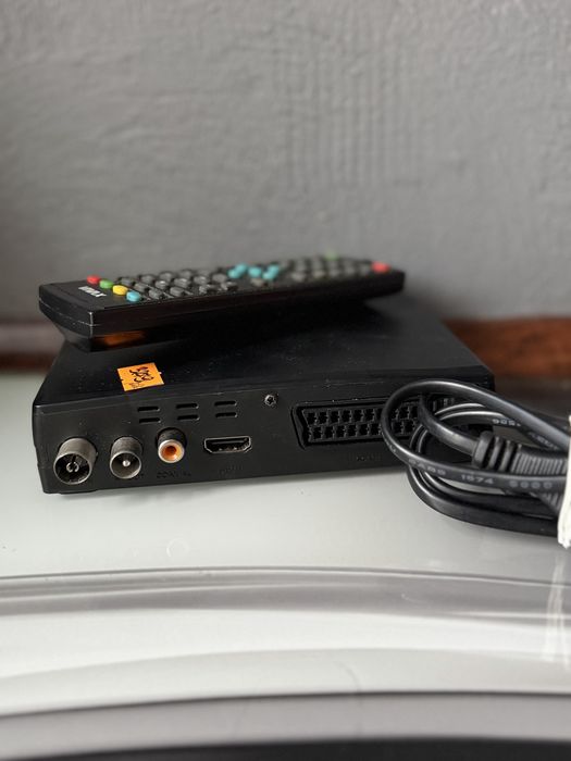 Dekoder DVB-T2 Vivax z pilotem