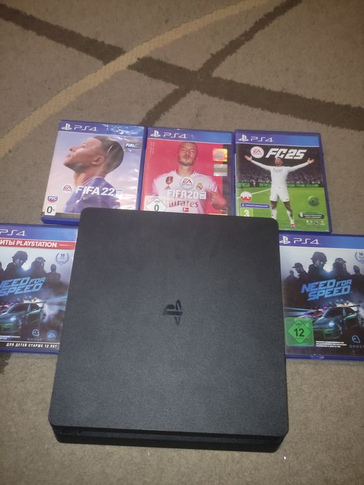 ps4 slim 500 гігабайт з 2 джойстиками і з 5 дисками
